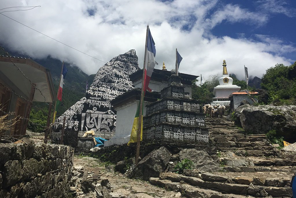 everest-base-camp-luxury-trekking2-1024x687
